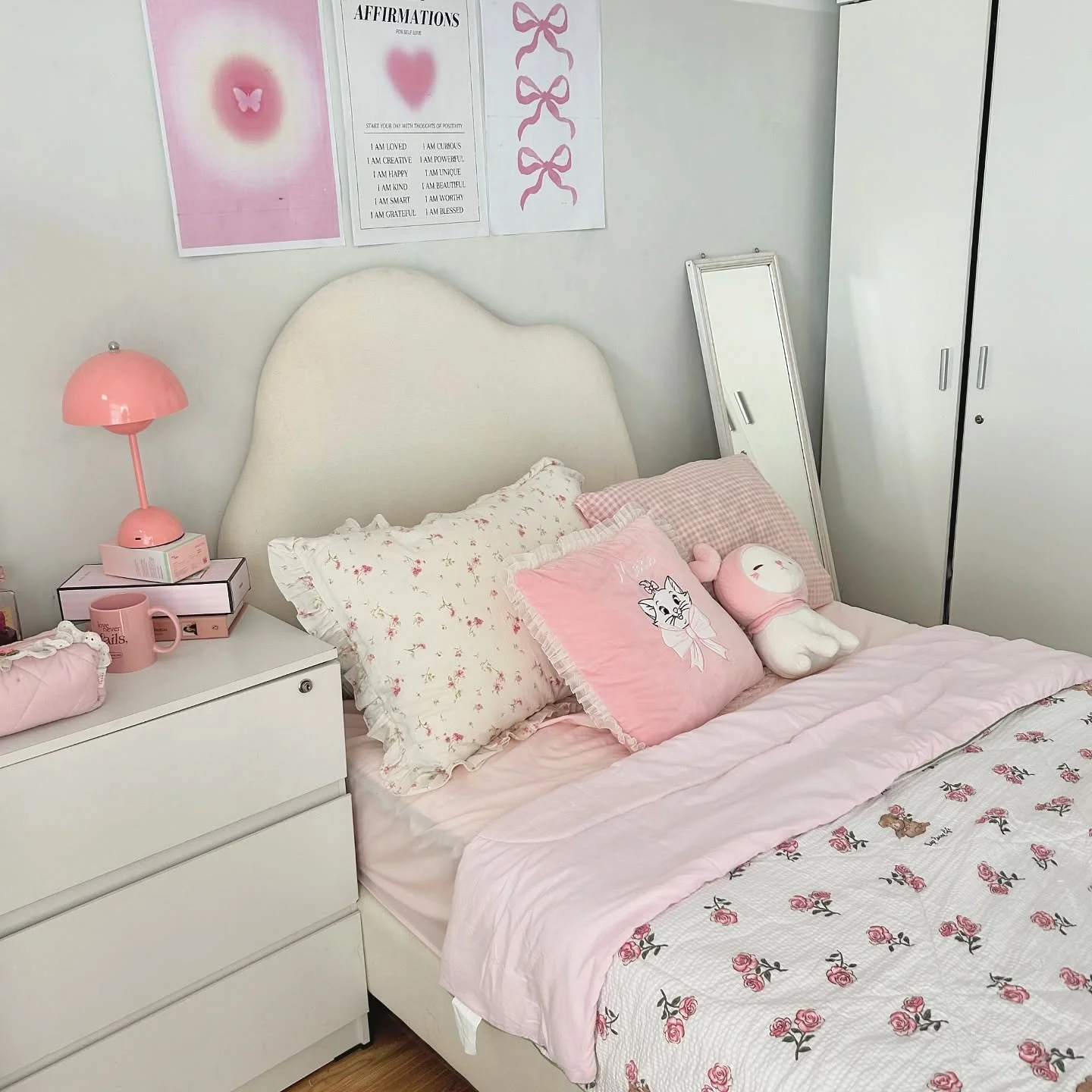 5. Cottagecore Sweetness with a Twist (Light Pink Bedroom Ideas)
