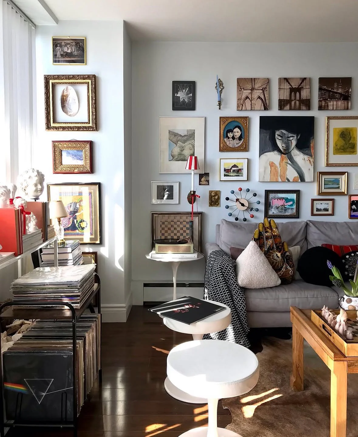 6. Artful Mix with Modern Nostalgia (Gallery Wall Living Room Ideas)