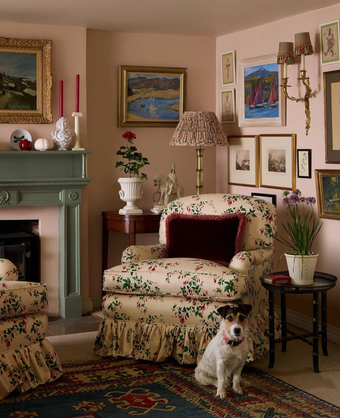 9. Chintz Revival in English Country Style (Gallery Wall Living Room Ideas)