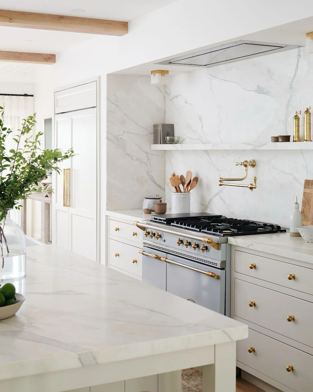 9. Cream and Gold with Luxe Marble Finishes (Kitchen Cabinet Color Ideas)