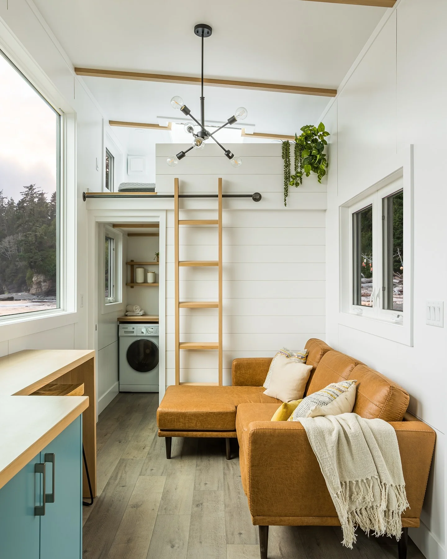 13. Warm Leather with Vertical Expansion (Tiny Living Room Ideas)