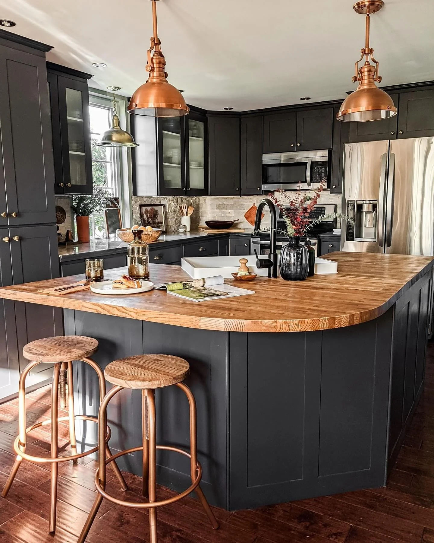 8. Copper and Charcoal Contrast Kitchen (Rustic Kitchen Island Ideas)