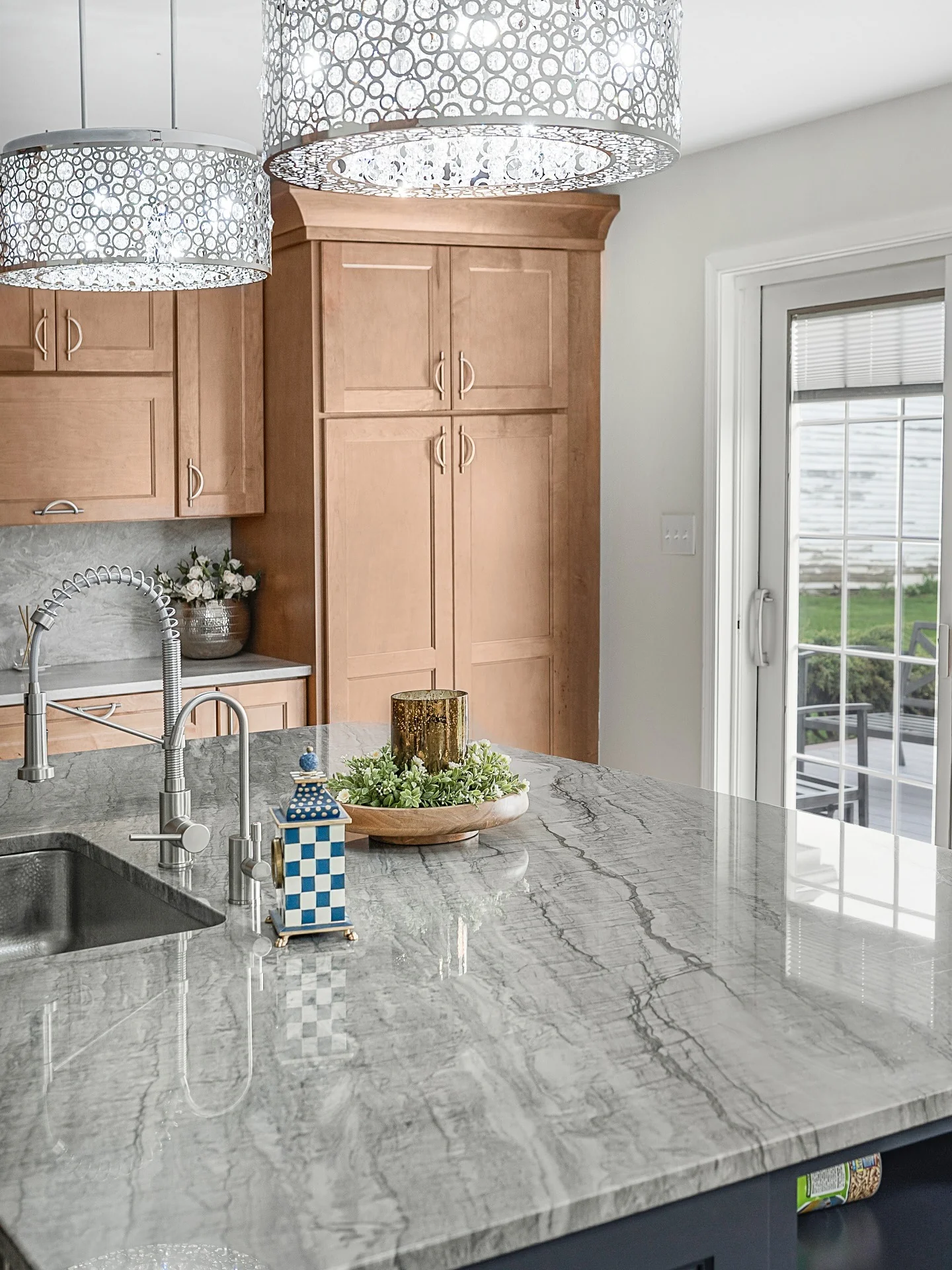 7. Smoky Granite with Subtle Veining (Granite Countertops Kitchen Ideas)