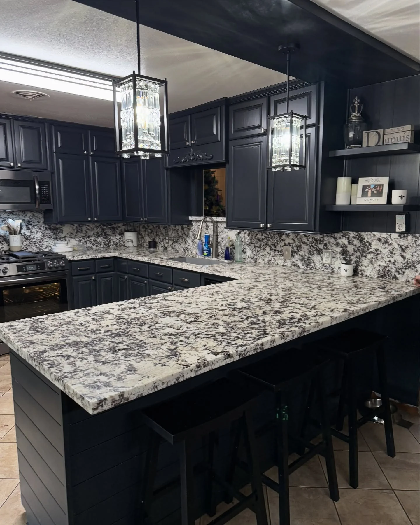4. High-Drama Granite with a Bold Pattern (Granite Countertops Kitchen Ideas)