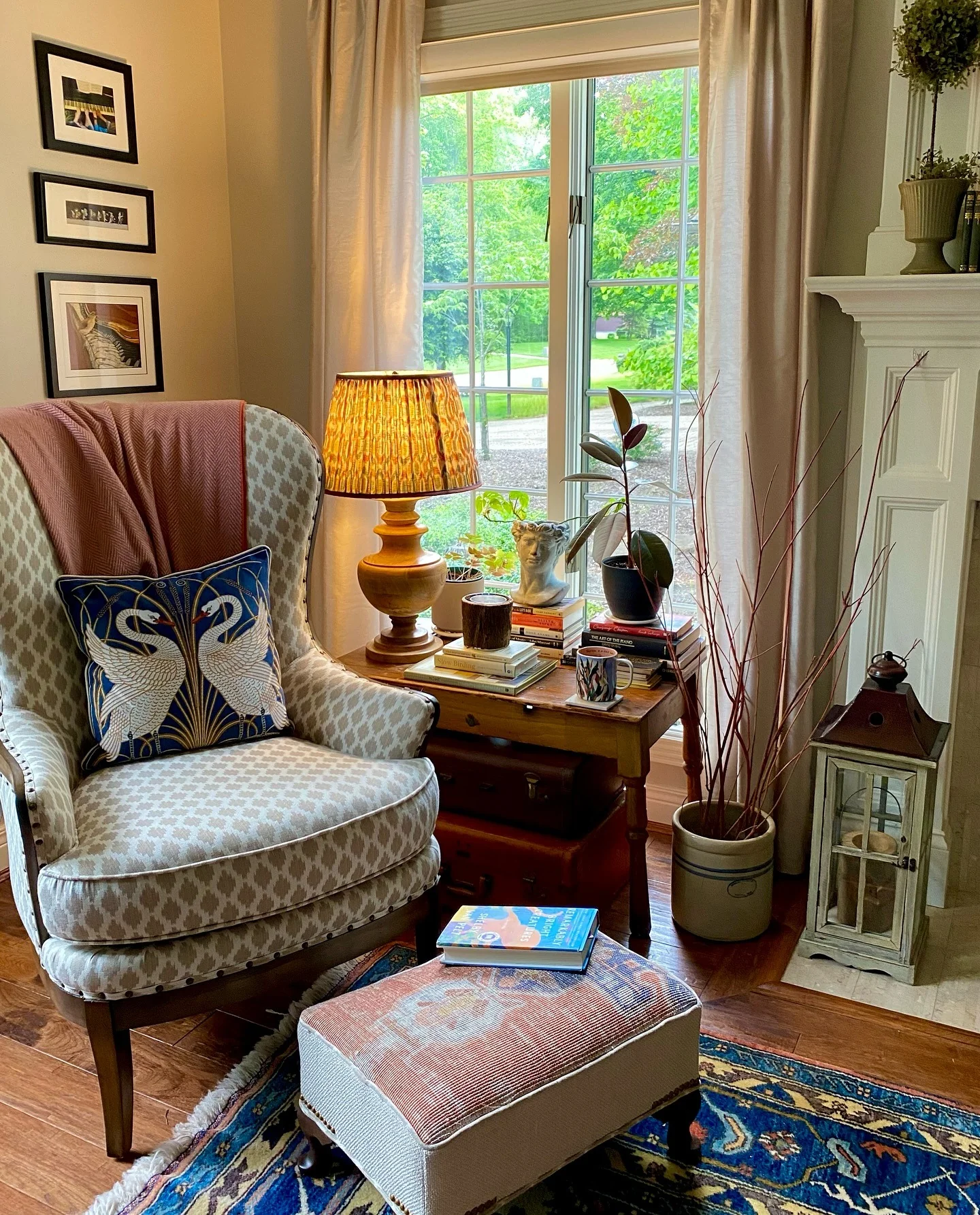 19. Cozy Corner in Taupe and Indigo (vintage living room ideas)