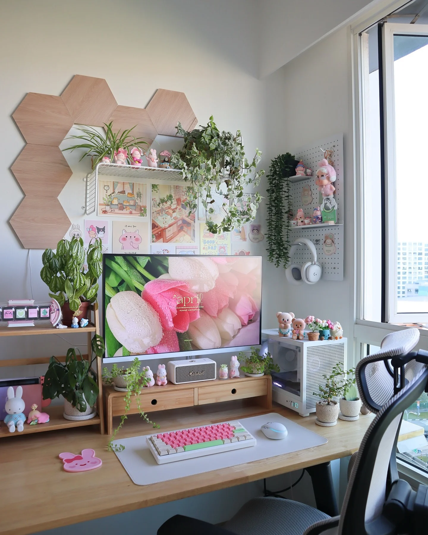 5. Playful Pastels with a Personal Touch (Simple Home Office Ideas)