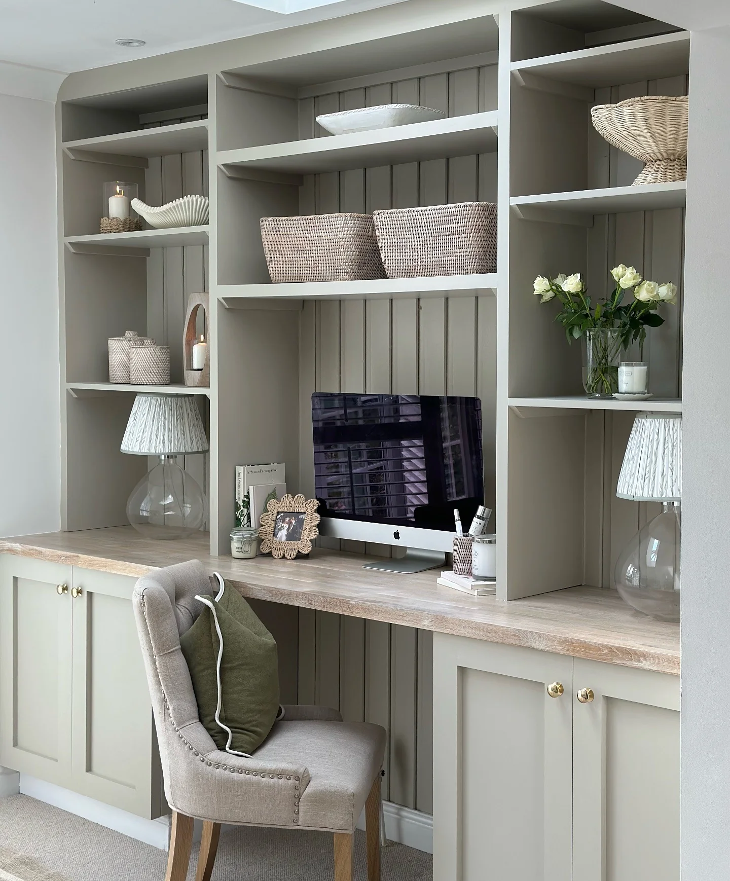 6. Soft Neutral Workspace with Built-In Shelving (Simple Home Office Ideas)