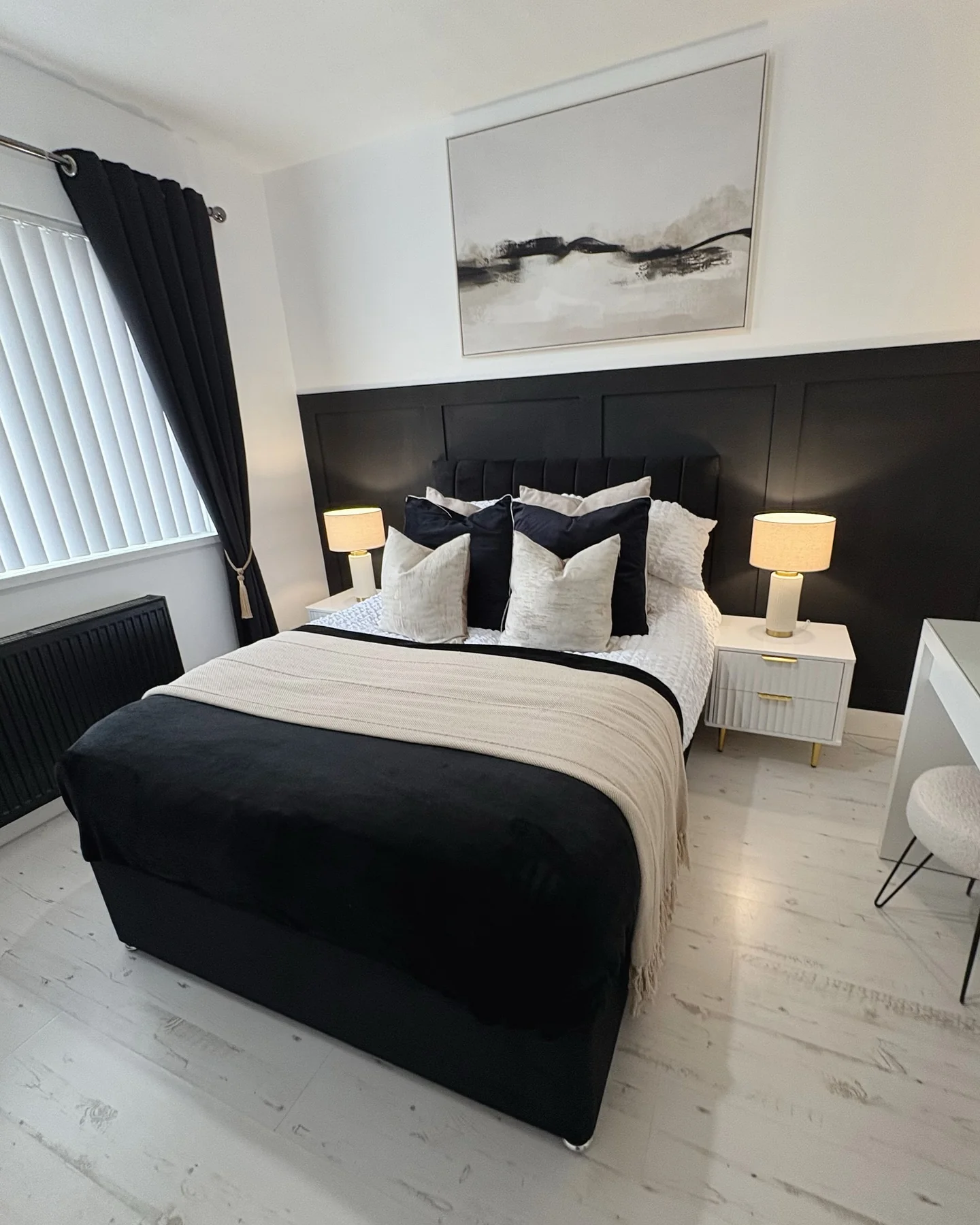 15. Monochrome Framing in High Contrast (Scandinavian Bedroom Ideas)