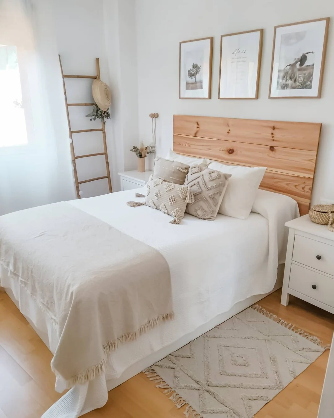 20. Nordic Simplicity with Textural Neutrals (Scandinavian Bedroom Ideas)