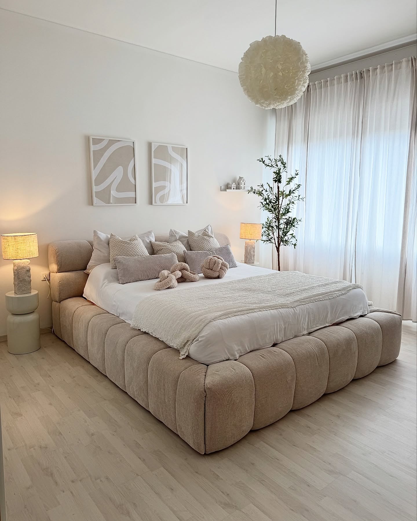 21. Soft Minimalism in Sculpted Neutrals (Scandinavian Bedroom Ideas)