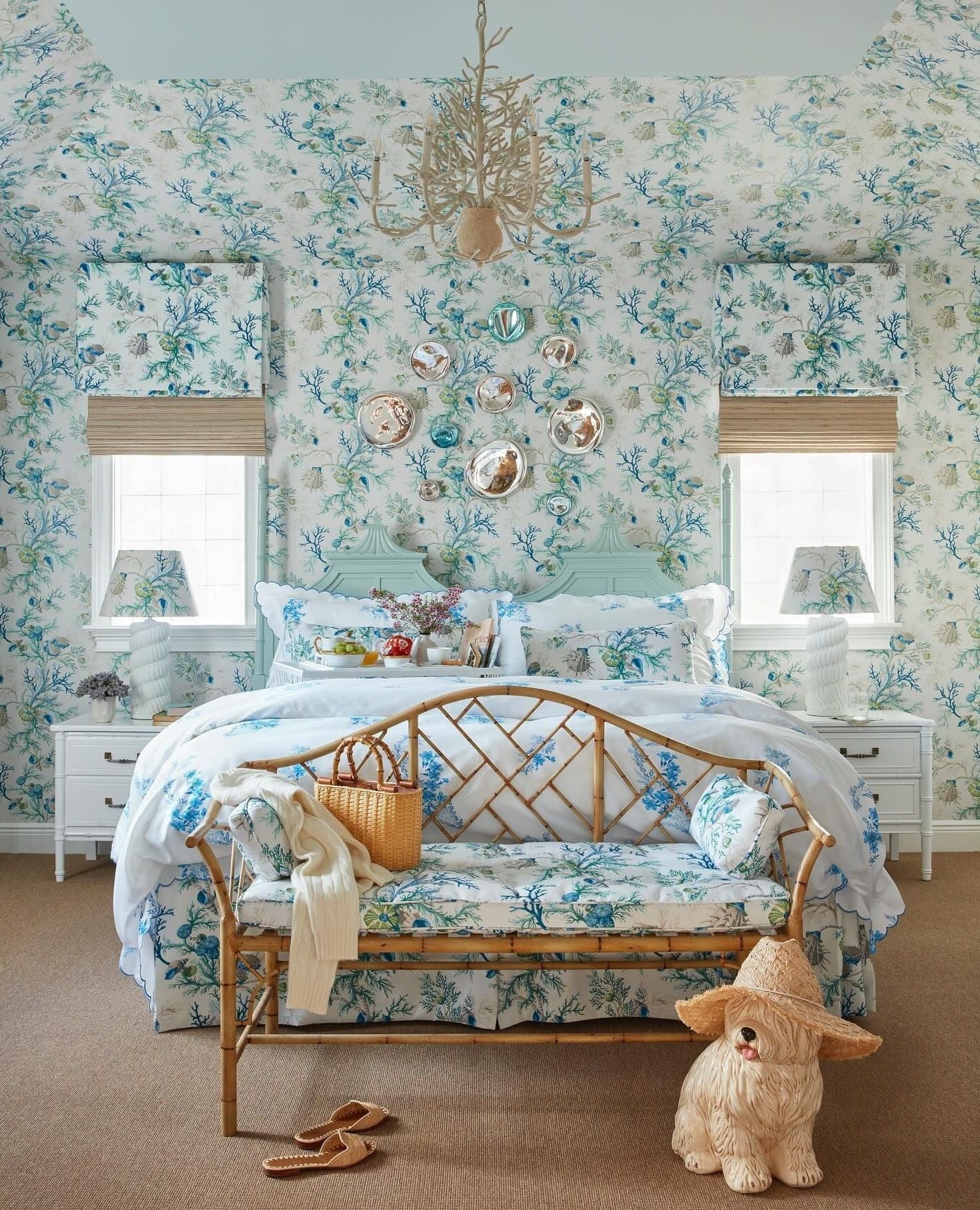 17. Coastal Cottage with Coral Motifs (Turquoise Bedroom Ideas)
