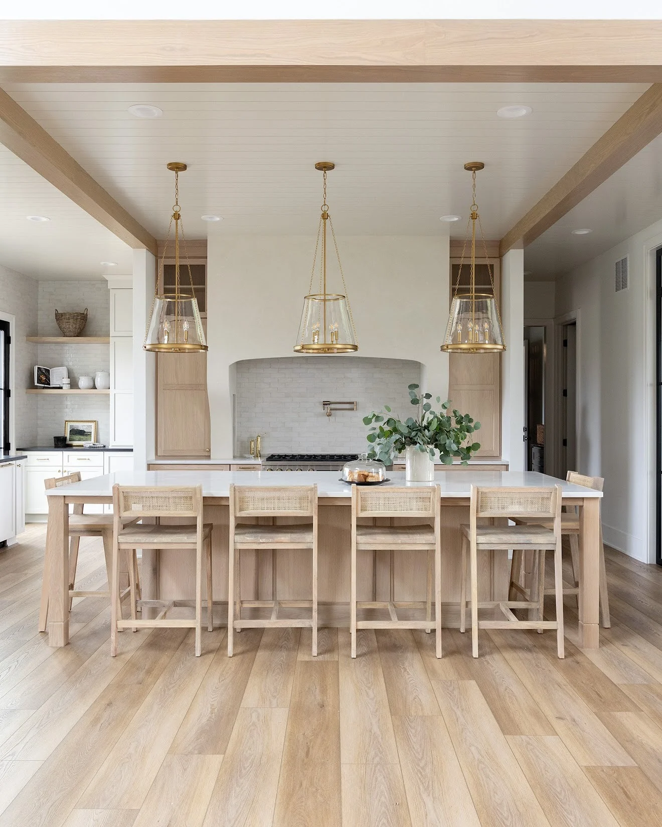 19. Neutral Wood Island with Coastal Influence (Unique Kitchen Ideas)