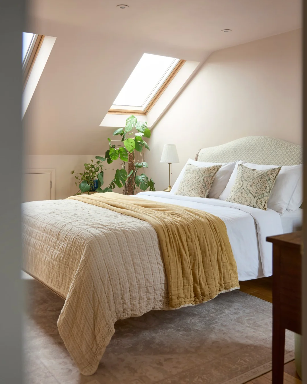 2. Sun-Kissed Natural Textures (Spare Bedroom Ideas)