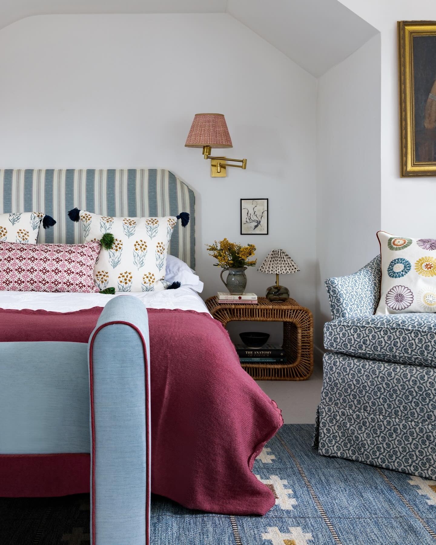 14. Eclectic Charm with Berry and Blue Accents (Spare Bedroom Ideas)