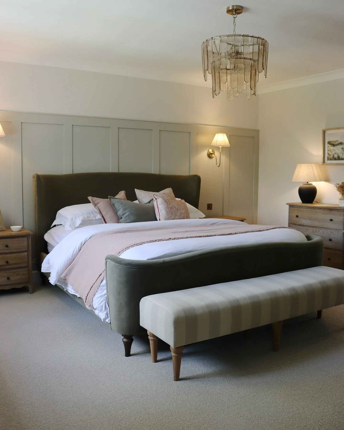 19. Soft Heritage Style with Dusty Pink and Olive (Spare Bedroom Ideas)