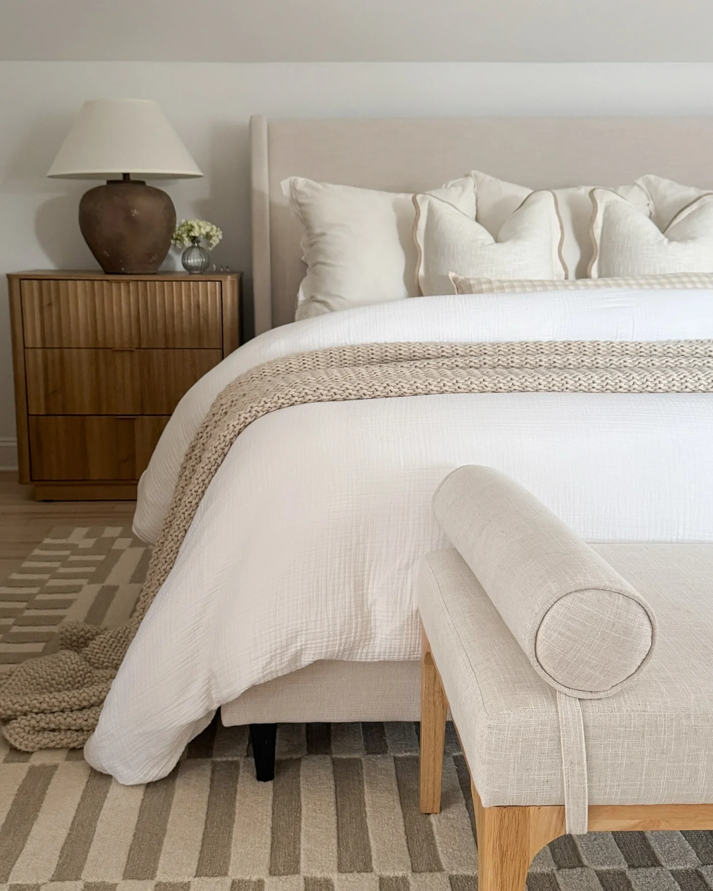 12. Warm Minimalism with Layered Texture (Off White Bedroom Ideas)