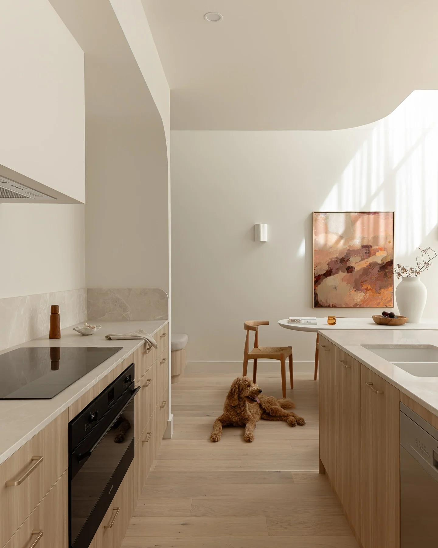 6. Organic Simplicity in a Family-Friendly Layout (Beige Kitchen Ideas)