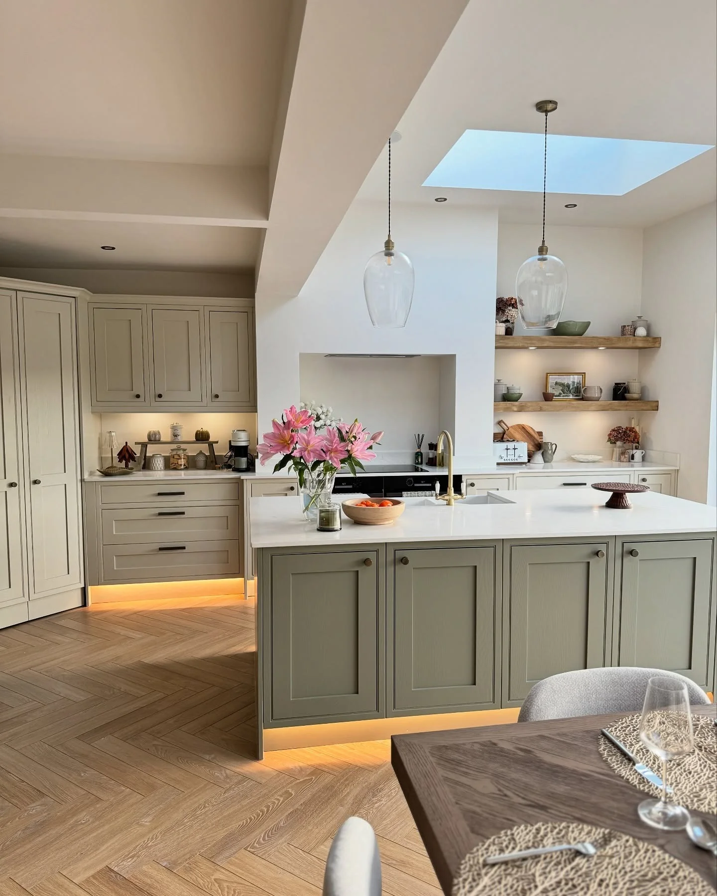 23. Two-Tone Traditional with a Playful Twist (Beige Kitchen Ideas)