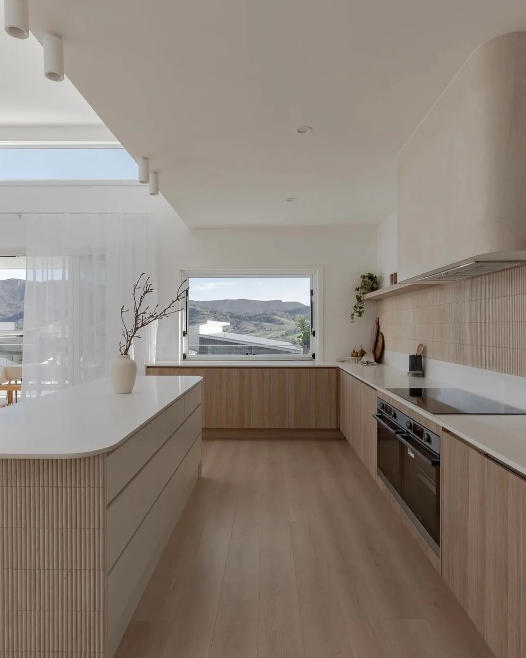 20. Zen Coastal Minimalism in Light Beige (Beige Kitchen Ideas)