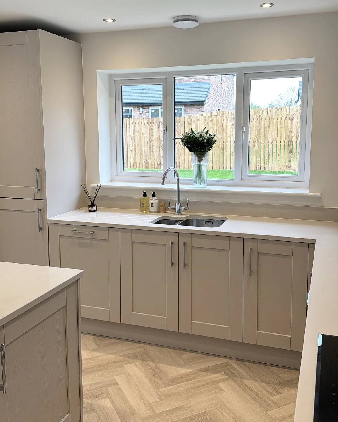 24. Sunlit Simplicity with Soft Greige Harmony (Beige Kitchen Ideas)