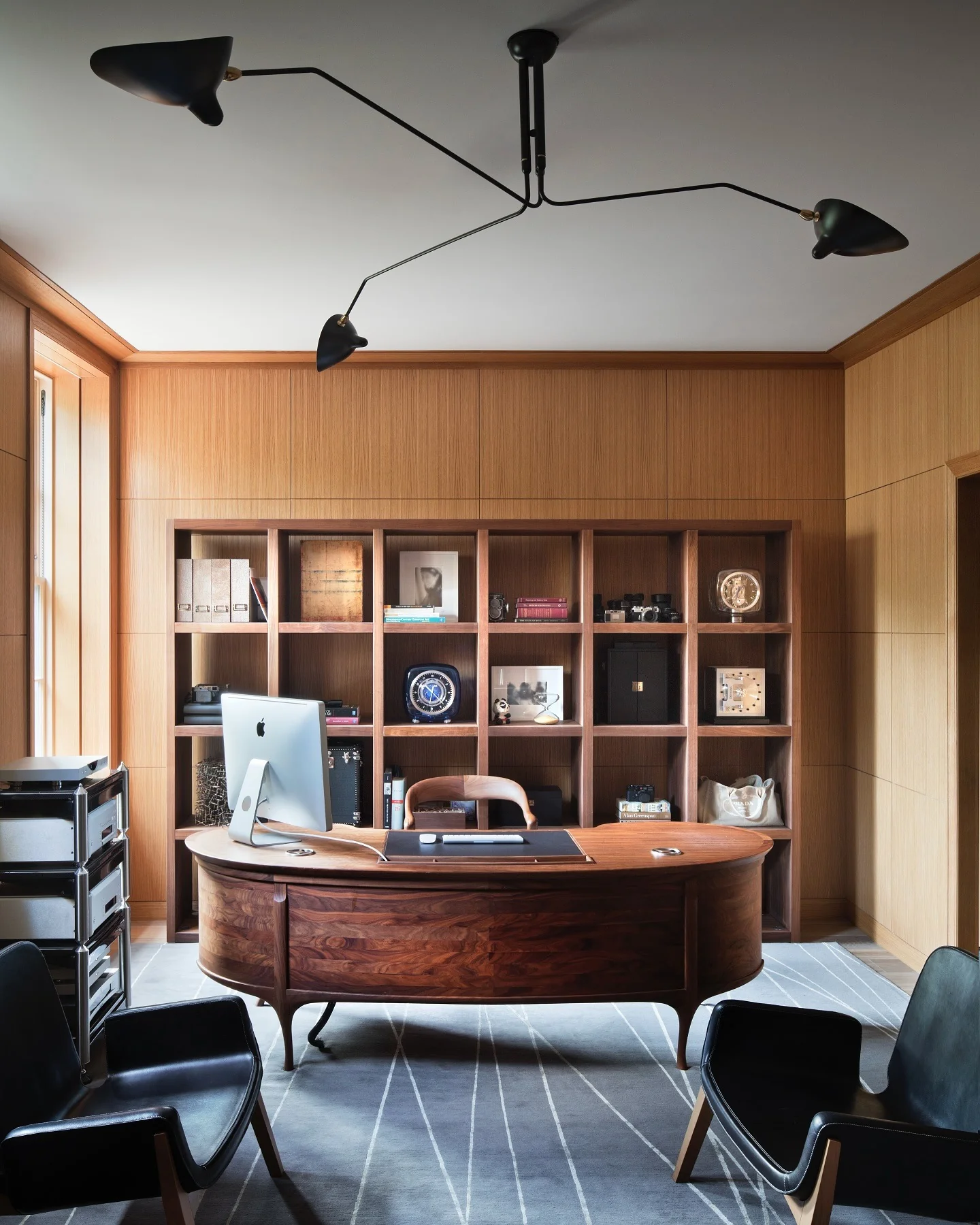 8. Mid-Century Modern Heritage with Curves (Earth Tones Office Ideas)