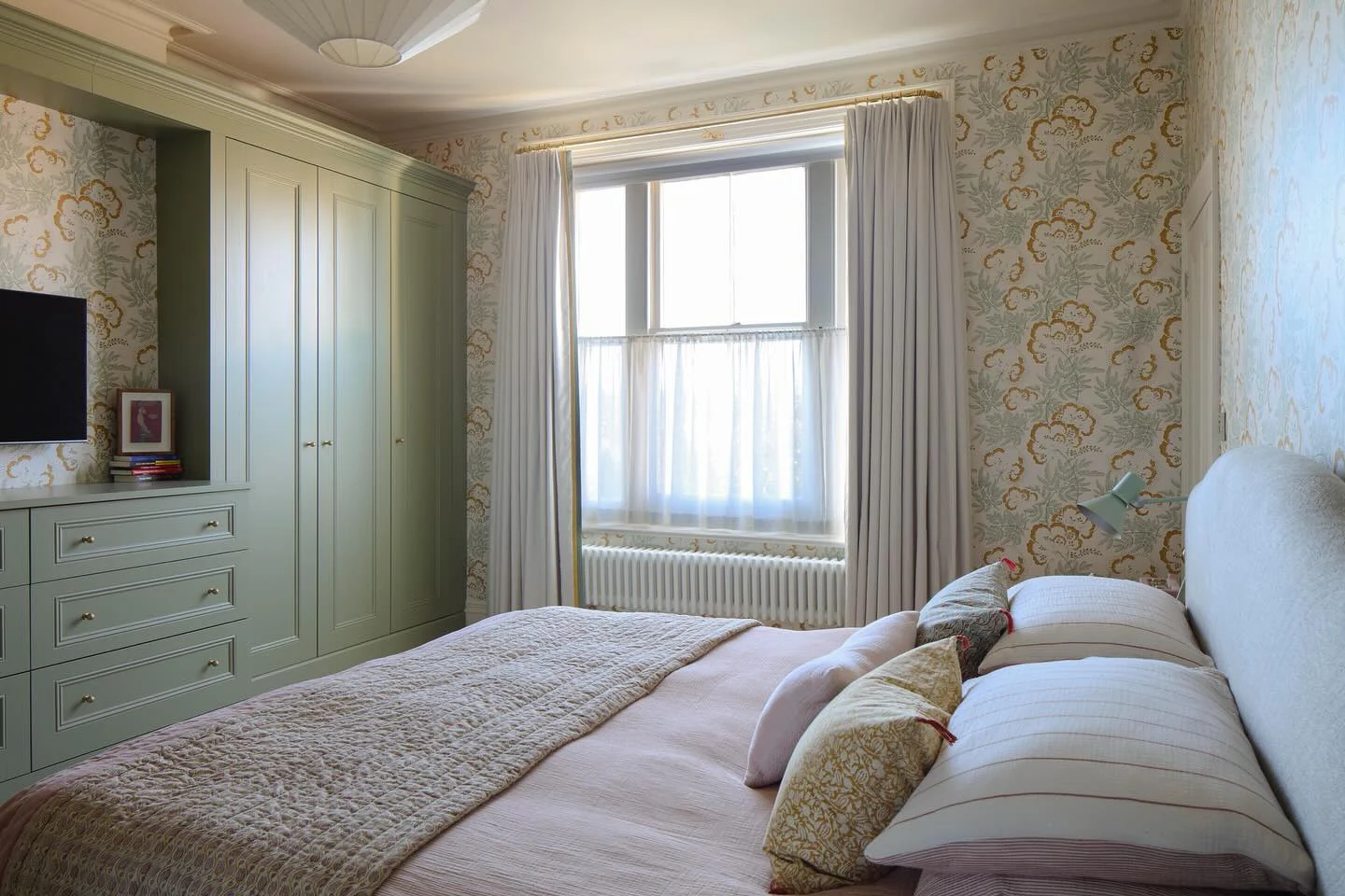 7. English Revival with Botanical Whimsy (Sunroom Bedroom Ideas)