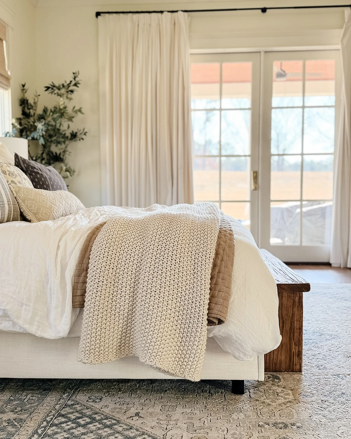 23. Sun-Washed Simplicity with Soft Neutrals (Sunroom Bedroom Ideas)