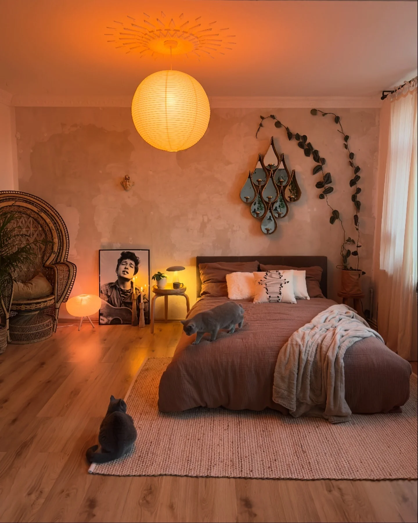 11. Sunset Glow and Boho Vibes (Moody Bedroom Ideas)