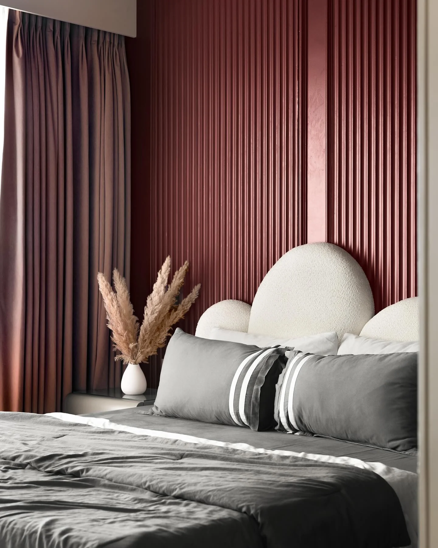 17. Blush and Merlot Modern Chic (Moody Bedroom Ideas)