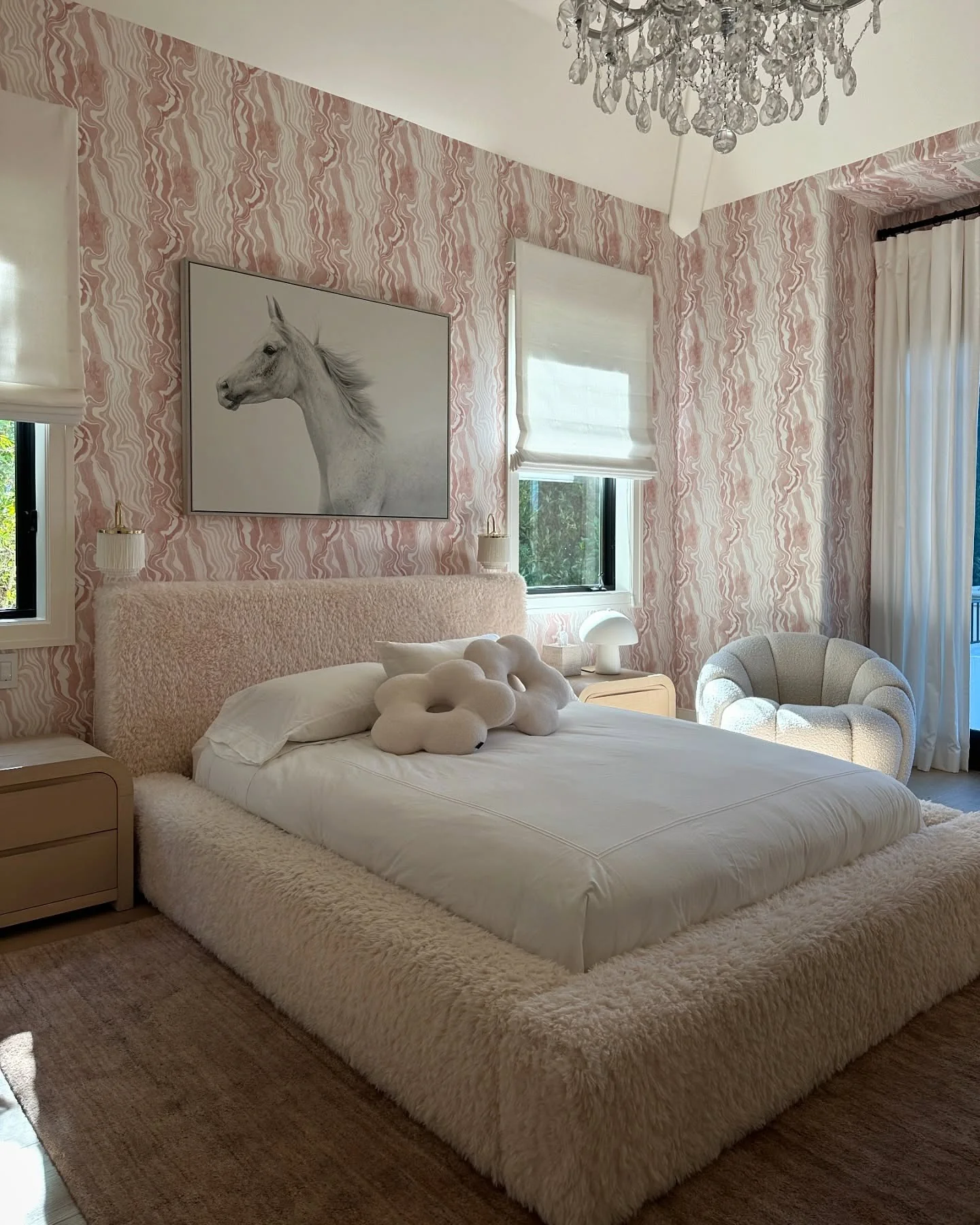 22. Furry Minimalism in Blush Marble (Serene Bedroom Ideas)