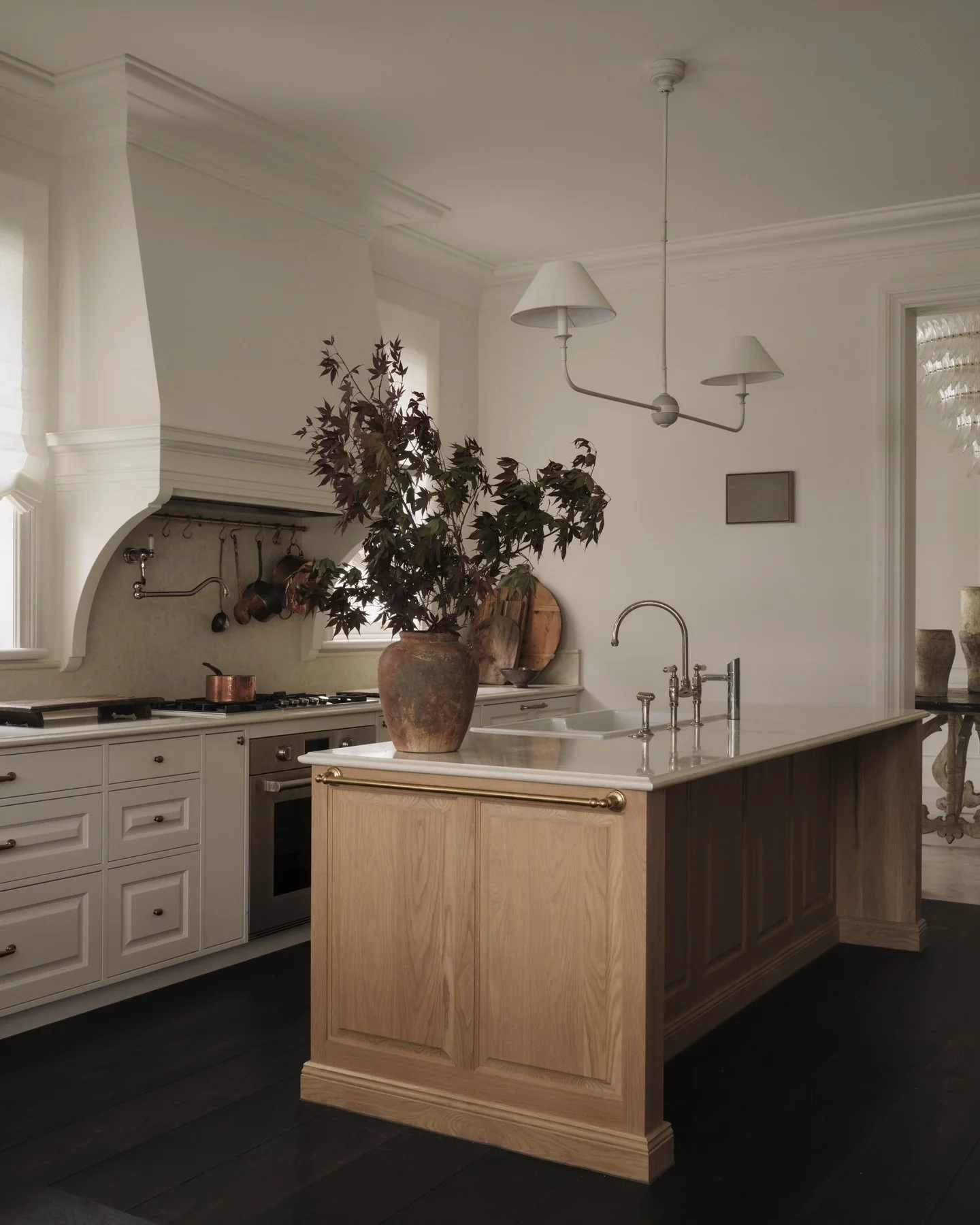 3. Soft Oak Serenity with Heritage Details (Brown Kitchen Ideas)