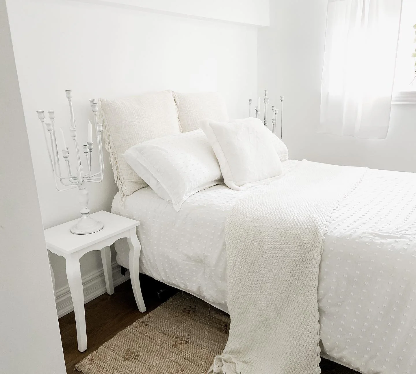 7. All-White Cottage Core Escape (White Bedroom Ideas)