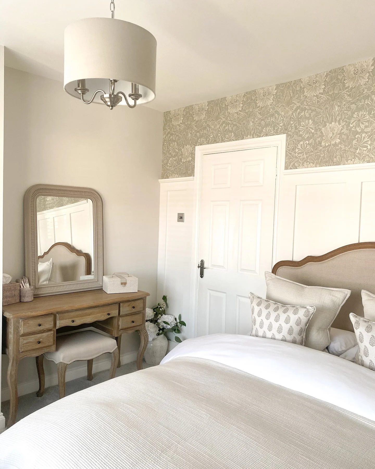 14. Soft Traditional with Vintage Vanity (White Bedroom Ideas)