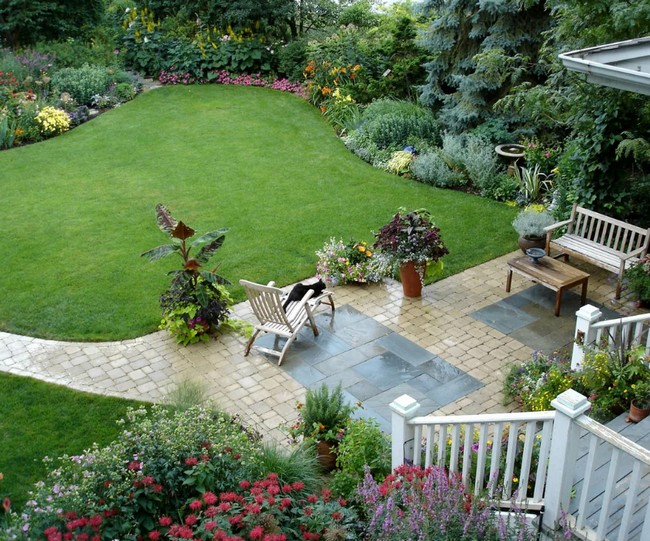 conception de cour de maison privée