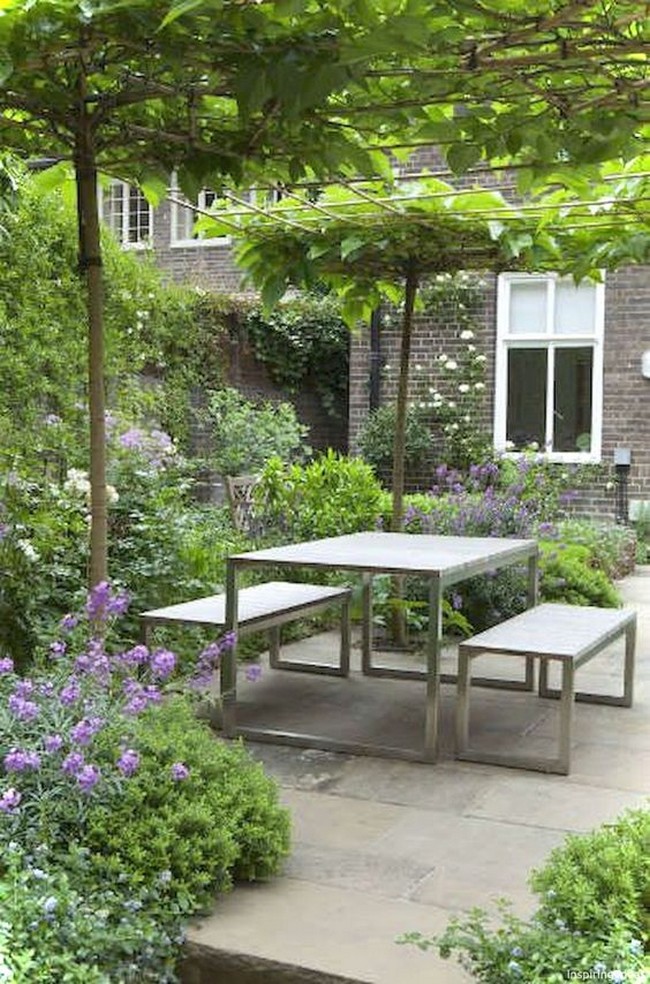 conception de cour de maison privée