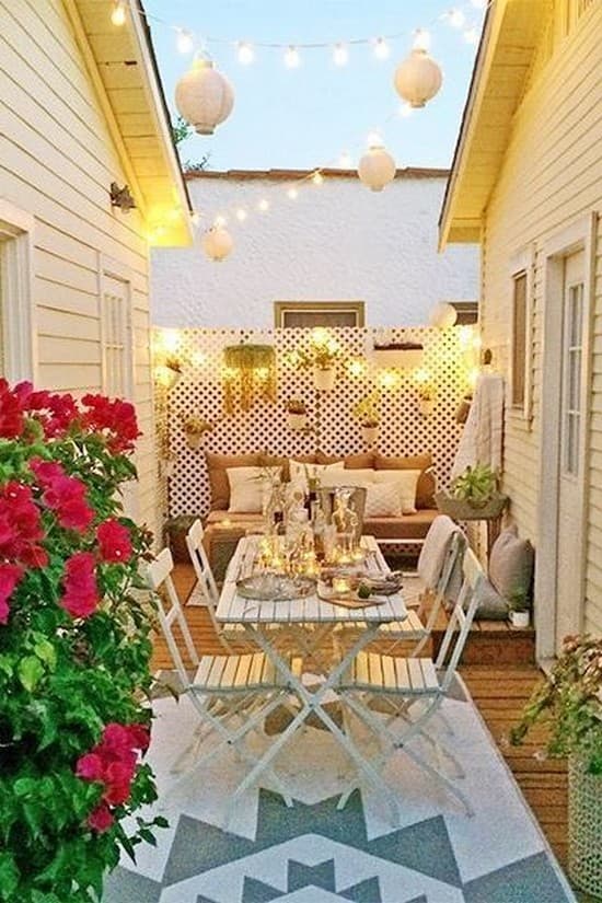 éclairage de la cour