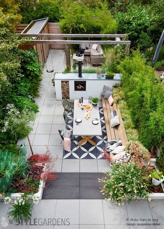 aménagement de la cour d'une maison privée