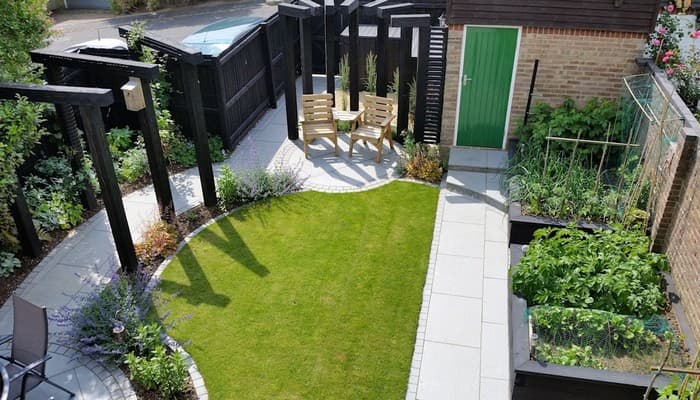 conception de cour dans une maison privée