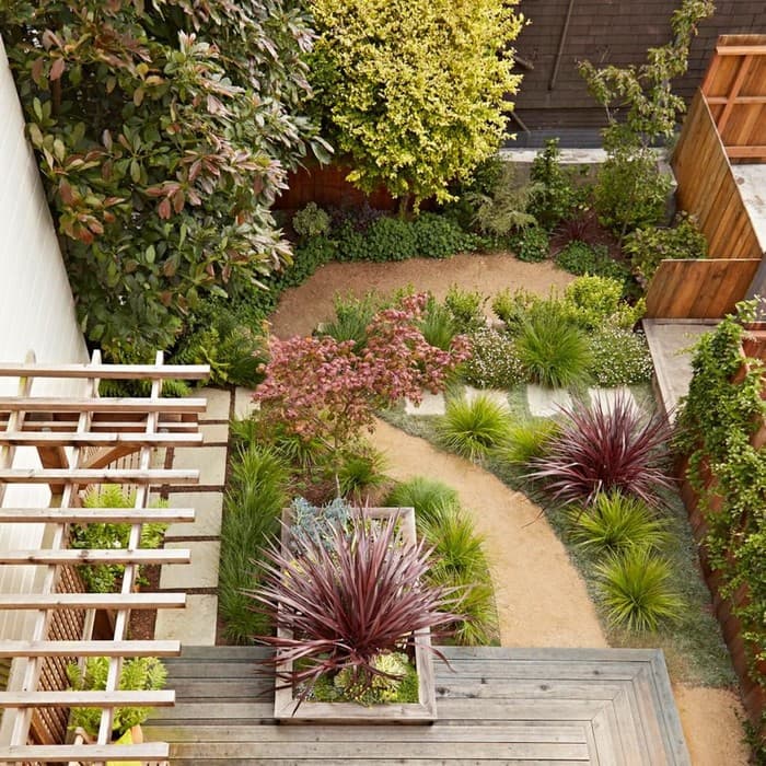 conception de cour dans une maison privée