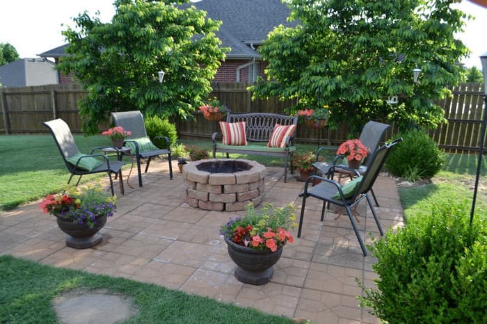 conception de cour dans une maison privée