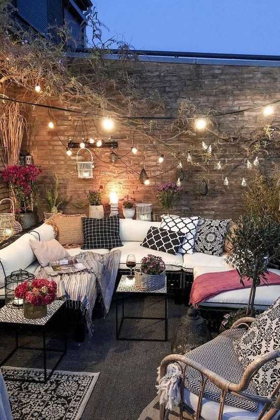 décoration de la cour d'une maison privée