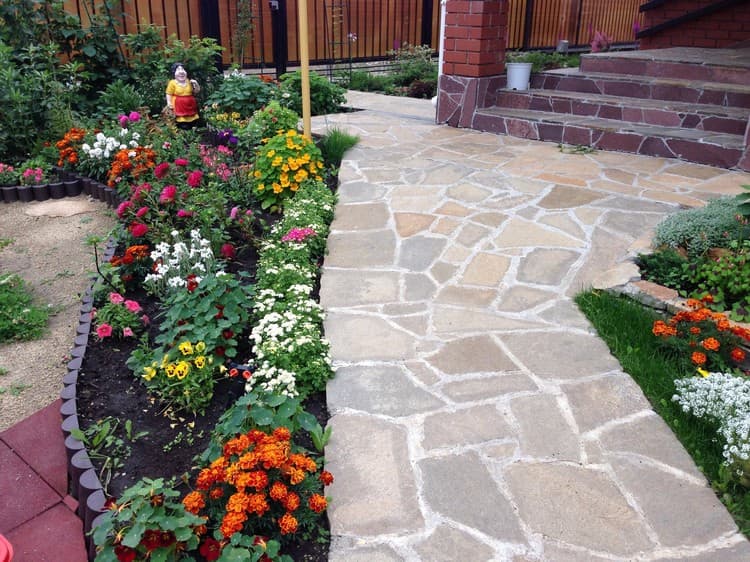 conception de parterre de fleurs