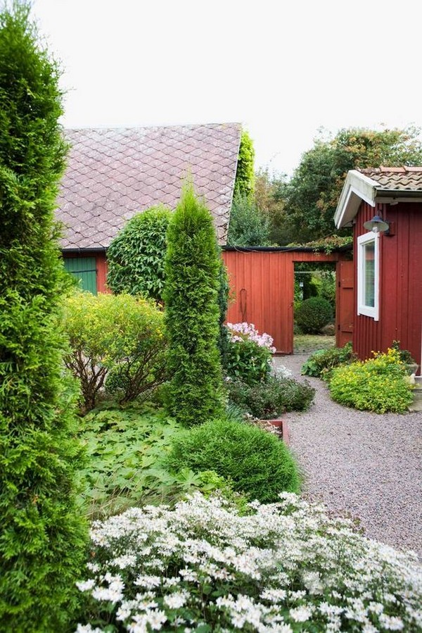 conception de cour près de la maison