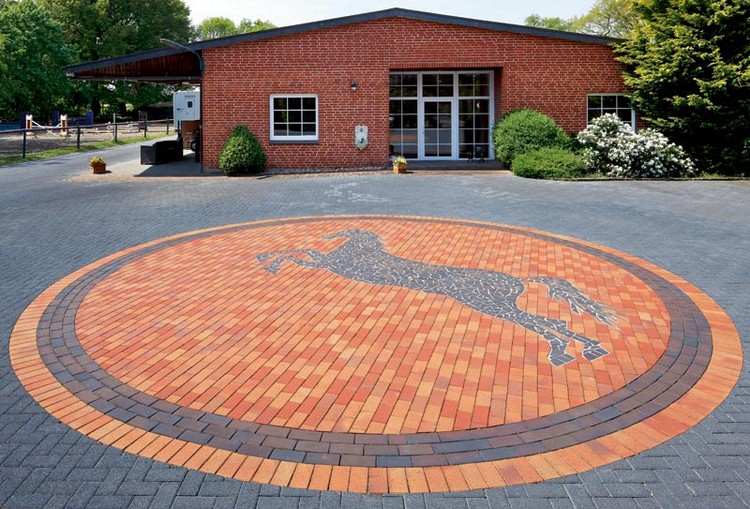 pose de briques de clinker