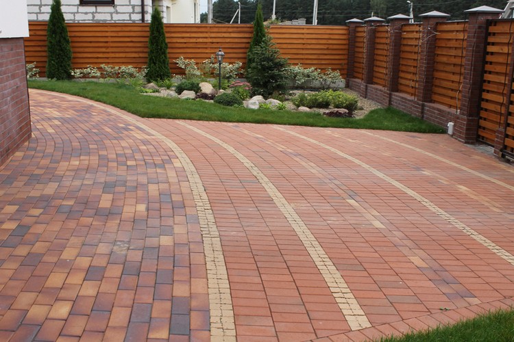 pose de briques de clinker