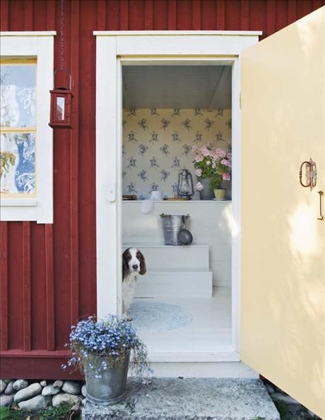 Toilettes de rue pour une résidence d'été
