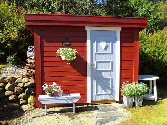 Toilettes de rue pour une résidence d'été