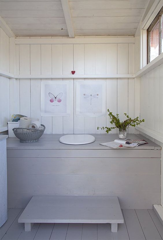 Toilettes de rue pour une résidence d'été