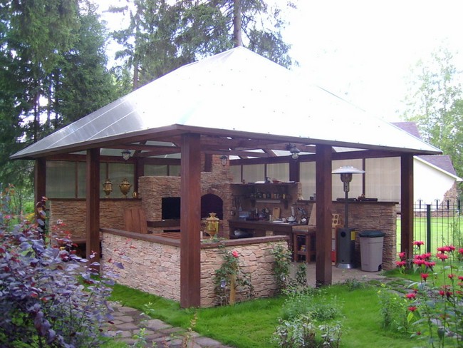 Gazebo avec barbecue