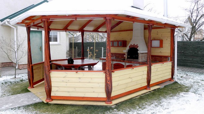 Gazebo avec barbecue